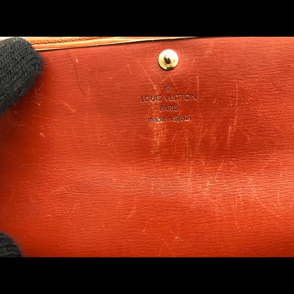 ✨Louis Vuitton Epi leather Preloved Wallet converted to a Wallet on a Chain - Picture 9 of 13